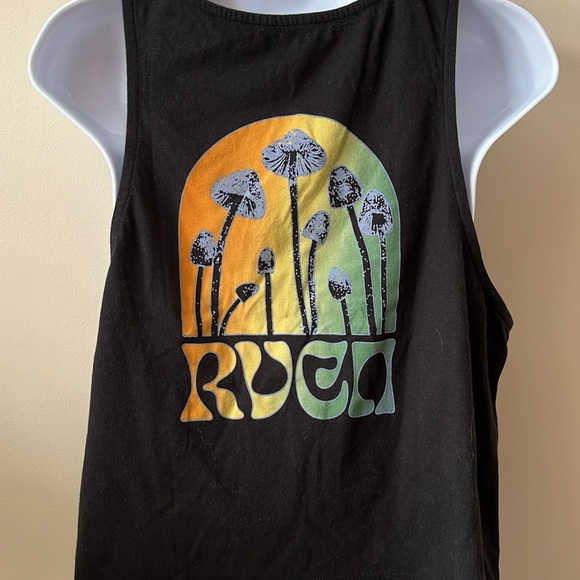 NWT RVCA Cropped Tank - Picture 3 of 8